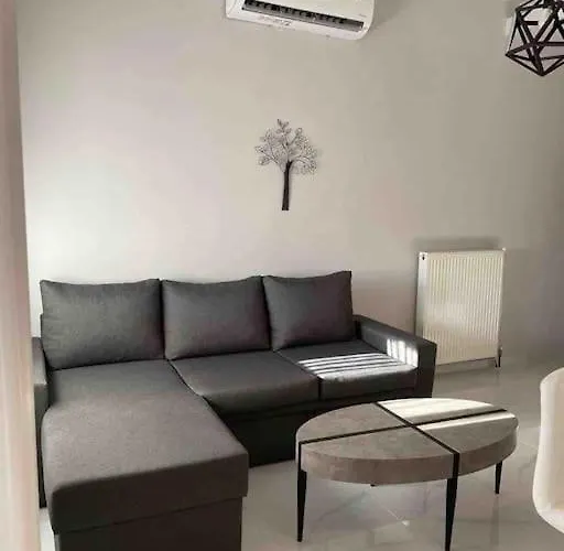 Modern House In Stratoni